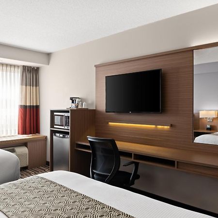 Microtel Inn & Suites By Wyndham Kirkland Lake Экстерьер фото