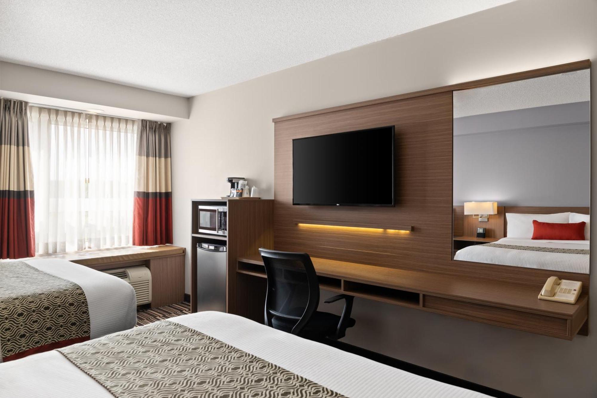 Microtel Inn & Suites By Wyndham Kirkland Lake Экстерьер фото