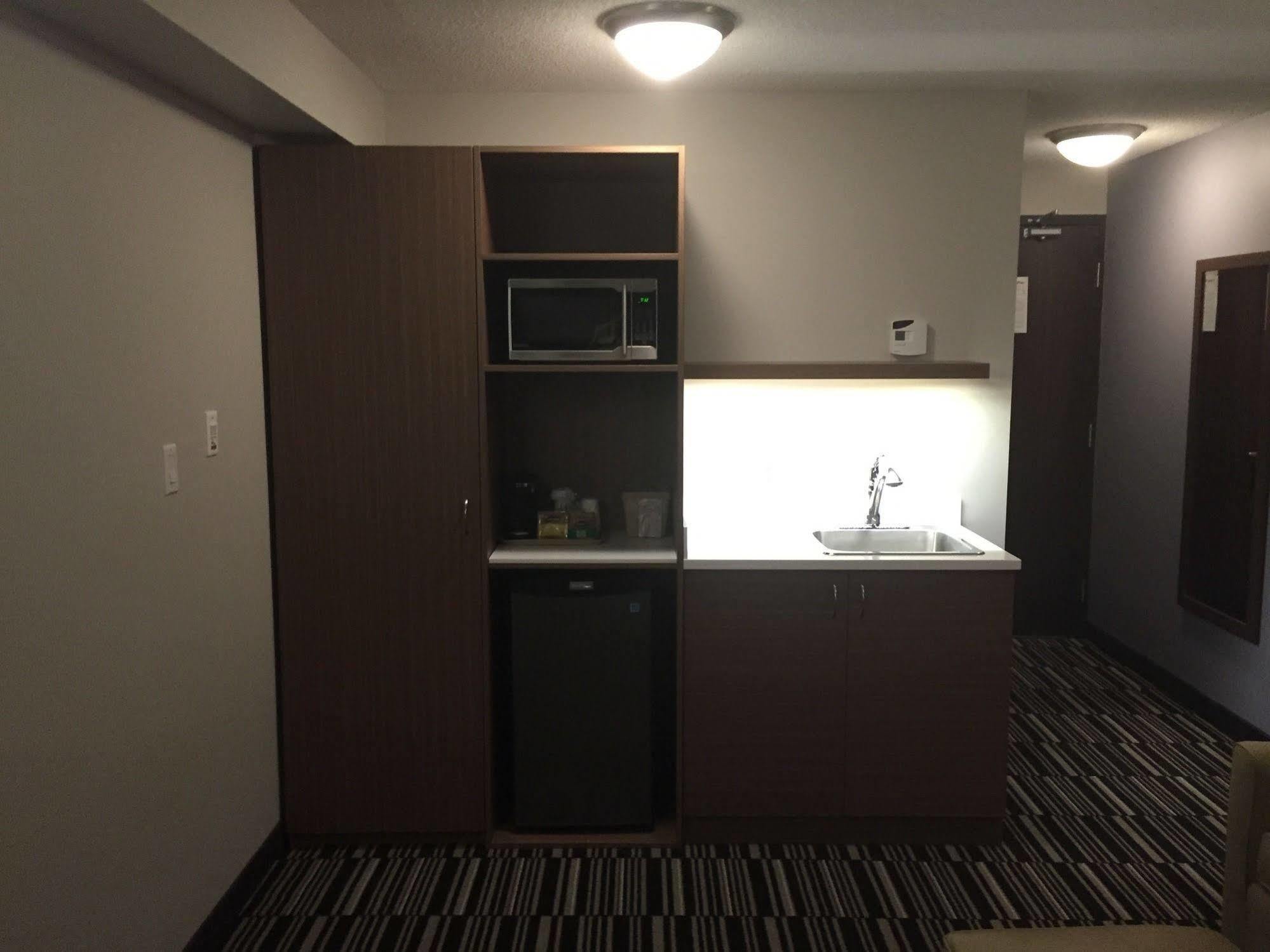 Microtel Inn & Suites By Wyndham Kirkland Lake Экстерьер фото