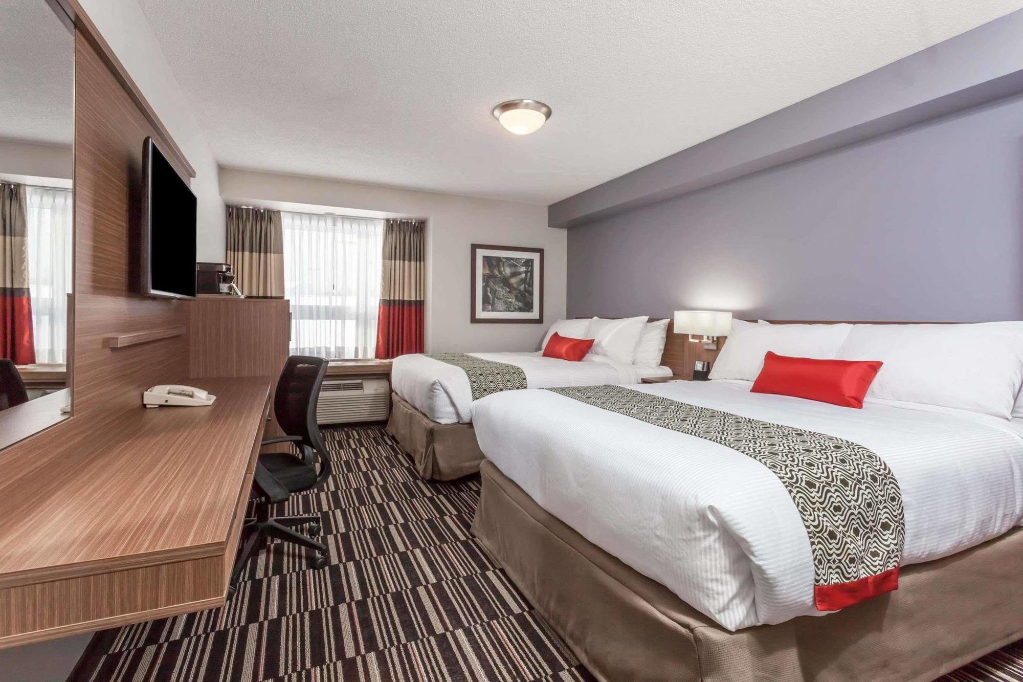 Microtel Inn & Suites By Wyndham Kirkland Lake Экстерьер фото