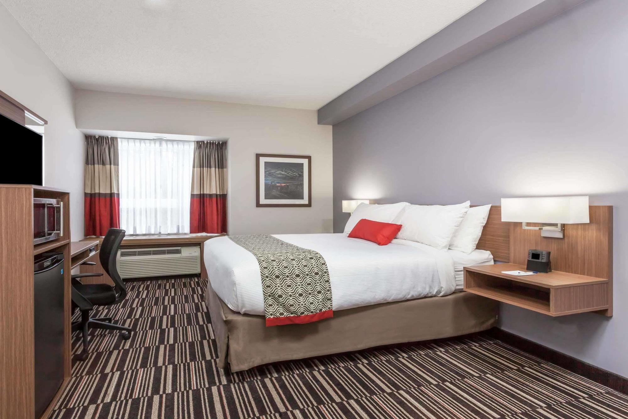 Microtel Inn & Suites By Wyndham Kirkland Lake Экстерьер фото