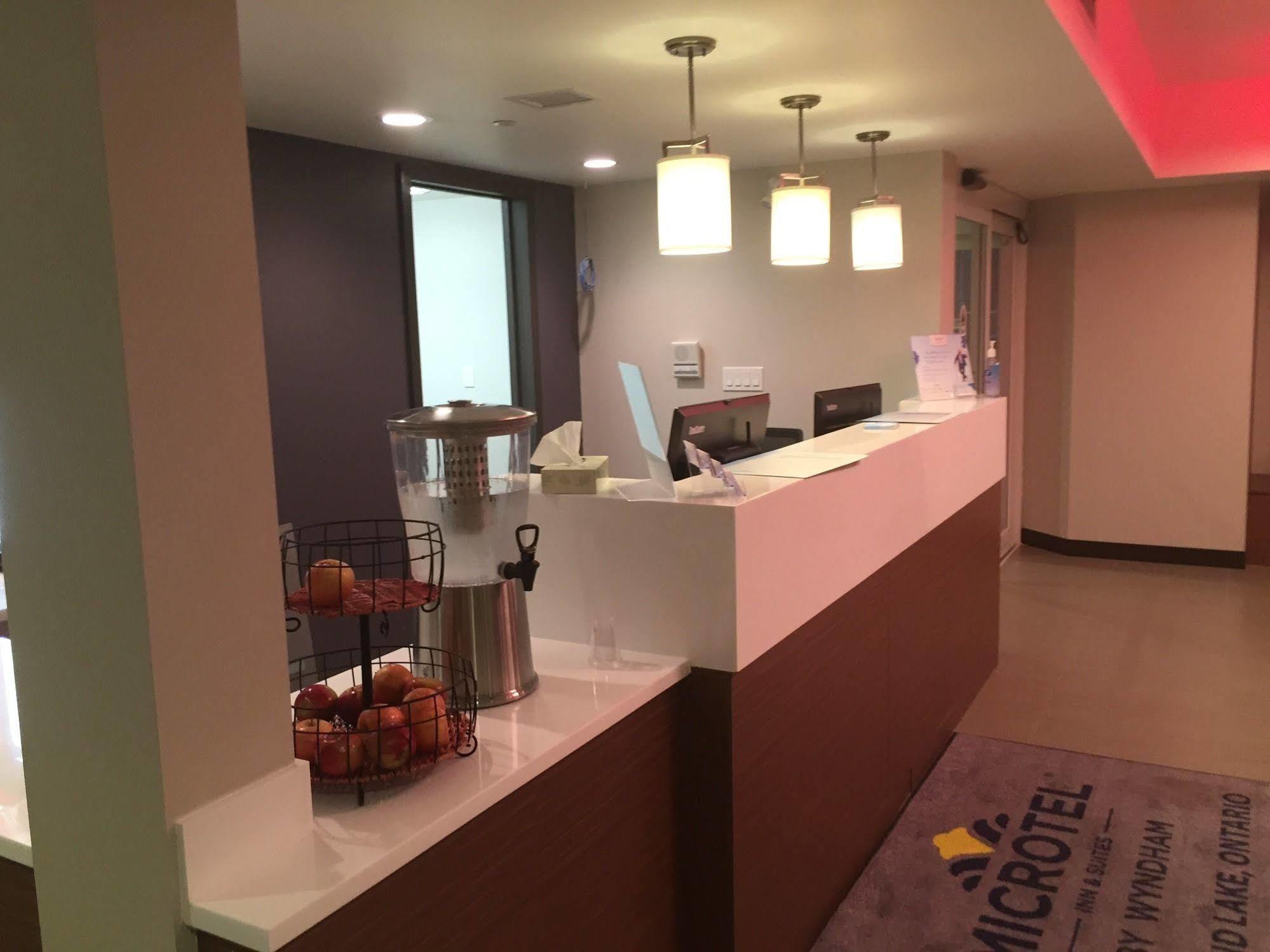 Microtel Inn & Suites By Wyndham Kirkland Lake Экстерьер фото