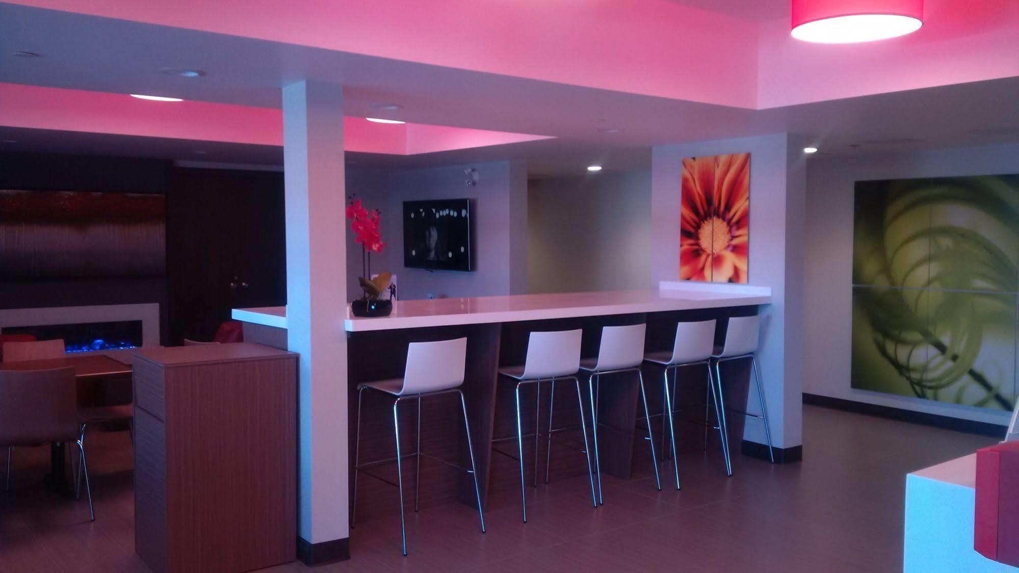 Microtel Inn & Suites By Wyndham Kirkland Lake Экстерьер фото